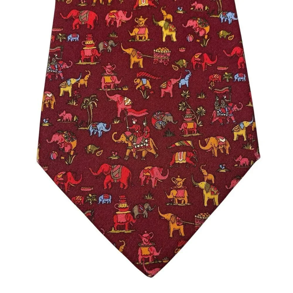 Salvatore Ferragamo Tie Mens Burgundy 100% Silk Made in Italy Novelty Elephants